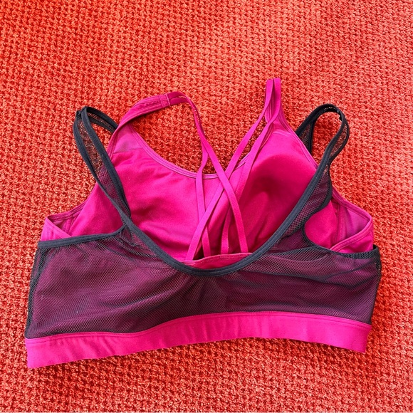Fun sports bra size large - Picture 3 of 6